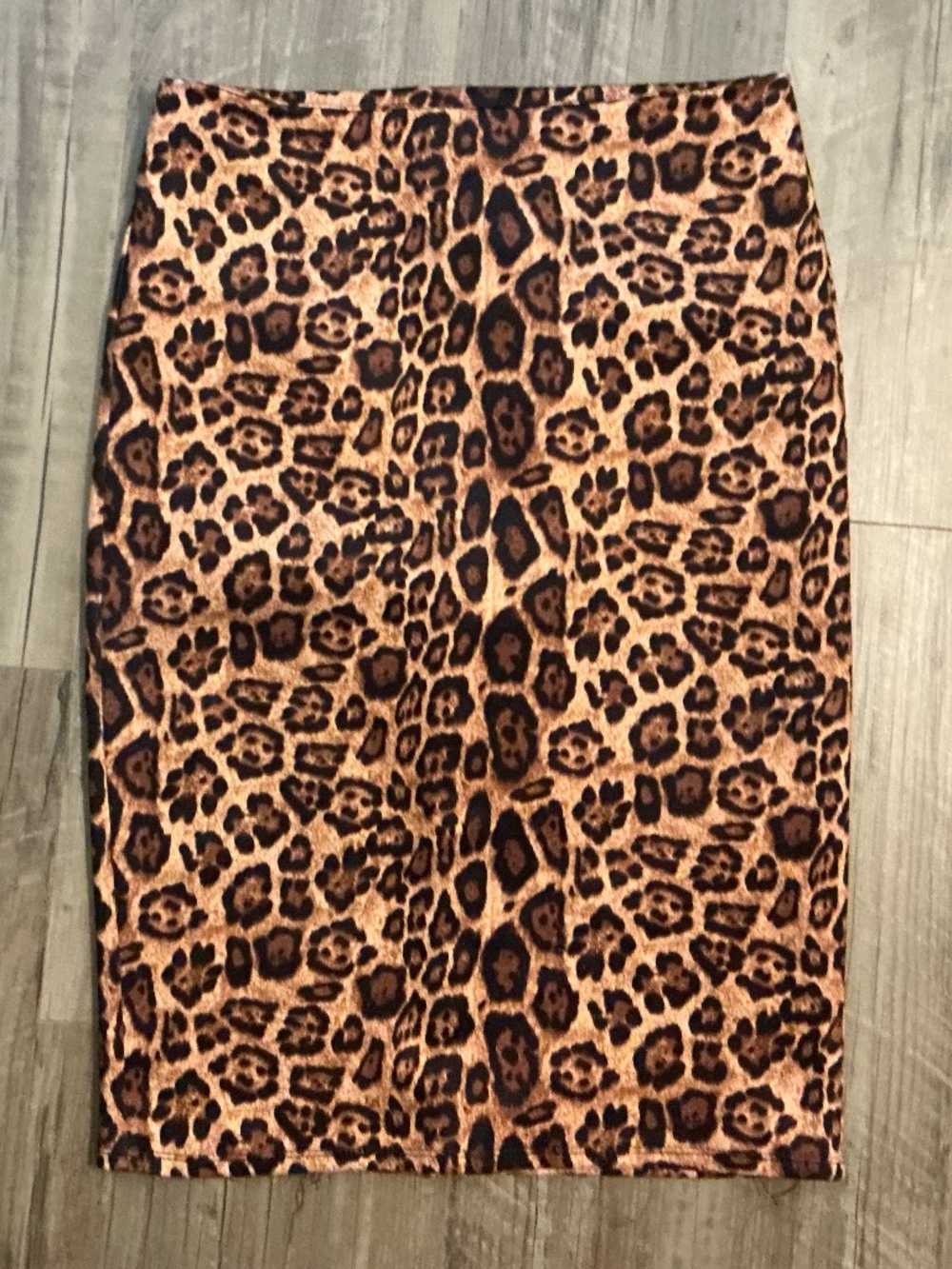 Forever 21 leopard print skirt, size M